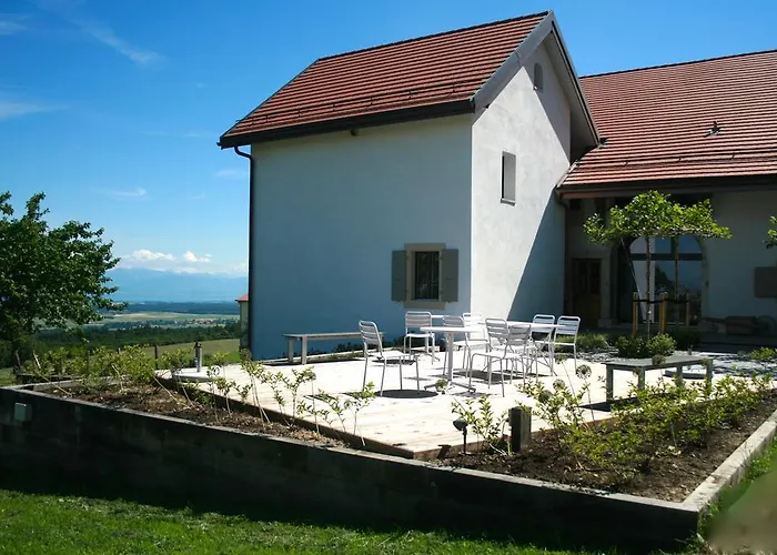 게스트하우스 La Ferme De - With A View 4*