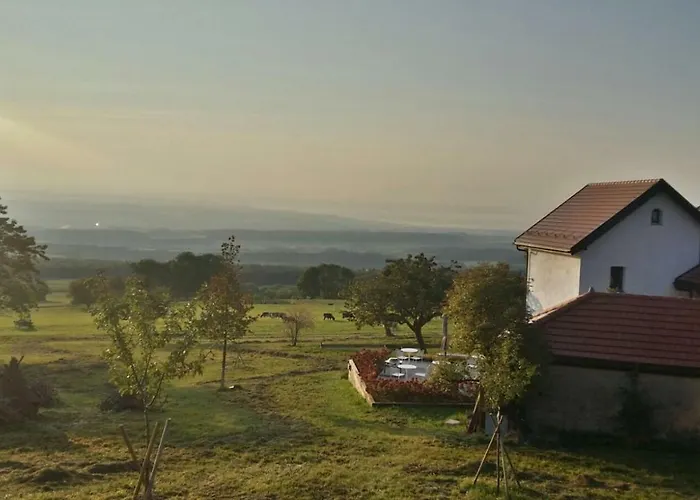 La Ferme De - With A View 게스트하우스 4*